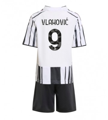 Juventus Dusan Vlahovic #9 Primera Equipación Niños 2025-26 Manga Corta (+ Pantalones cortos)